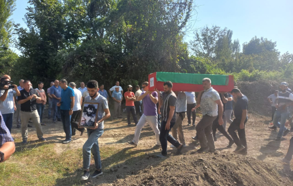32 ildən sonra nəşi tapılan şəhid Natiq Kərimov Qaxda torpağa tapşırılıb