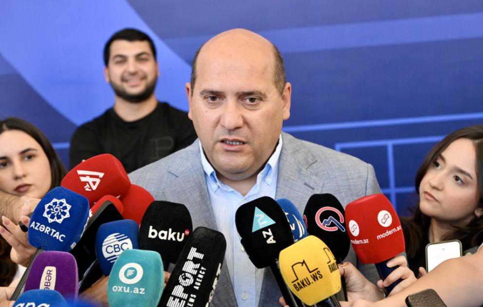 Emin Hüseynov: Ağdam Avtovağzal və Dəmir Yolu Vağzalının digər özəlliyi odur ki, ölkədə ilk dəfə olaraq qatar daxili platformaya daxil olur