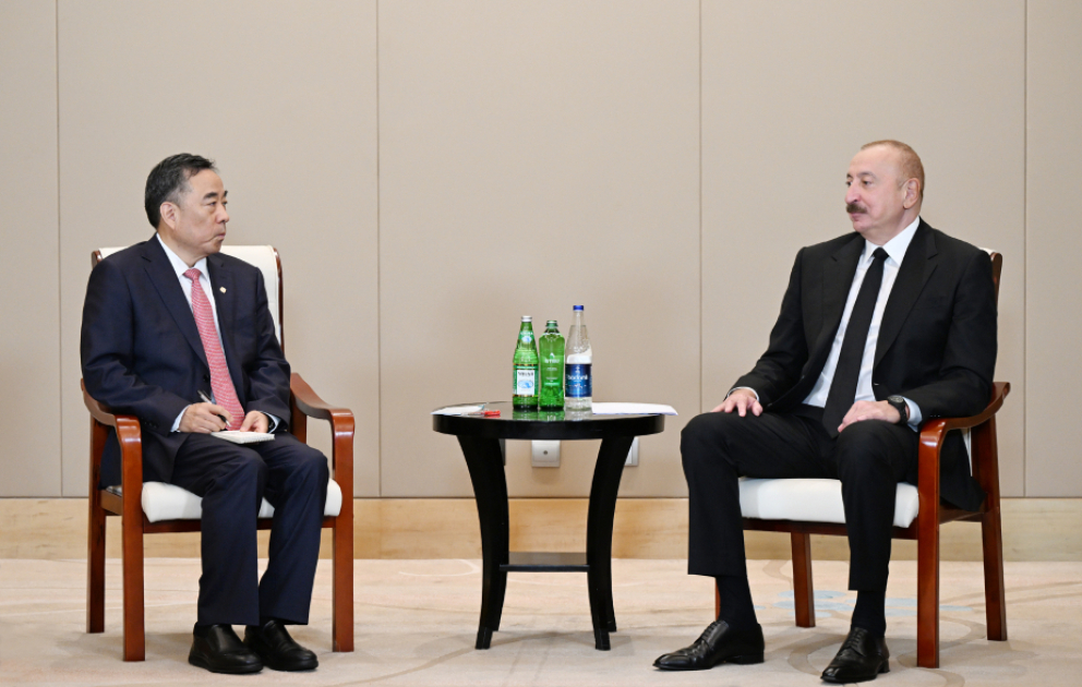 Prezident İlham Əliyev Tiencin şəhərində “CCCC” şirkətinin sədri ilə görüşüb