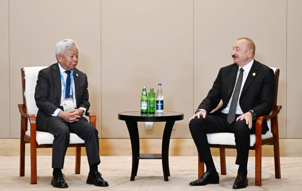 Tianjin : Le président Ilham Aliyev rencontre le président de la BAII Jin Liqun