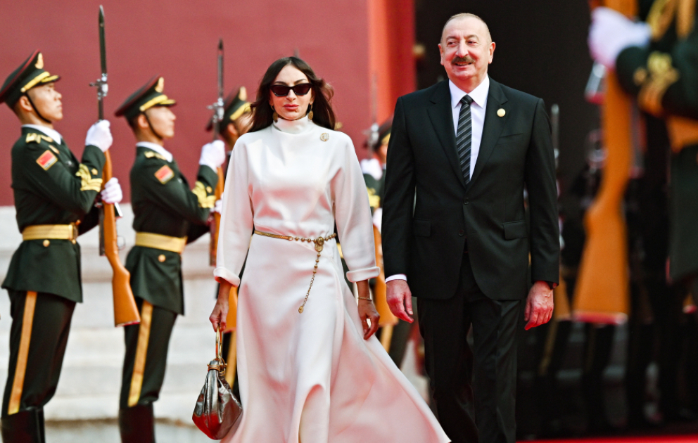 Parade zum 80. Jahrestag des Sieges über Japan im Zweiten Weltkrieg in Peking
Präsident Ilham Aliyev nimmt an Parade teil