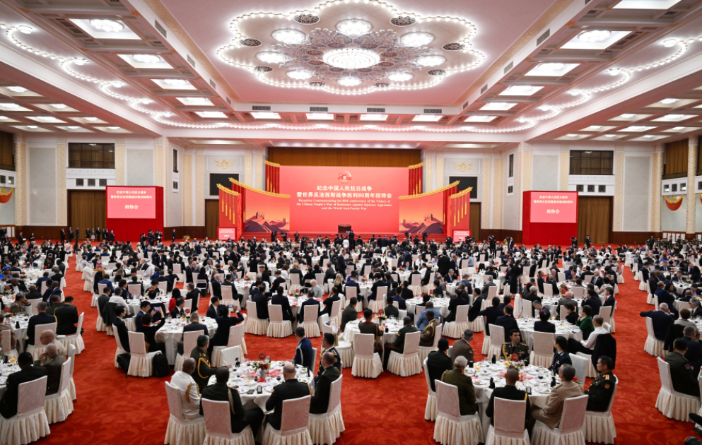 Empfang zu Ehren der Delegationsleiter und ihrer Ehepartnerinnen in Peking veranstaltet
Präsident Aserbaidschans Ilham Aliyev nimmt an Veranstaltung teil