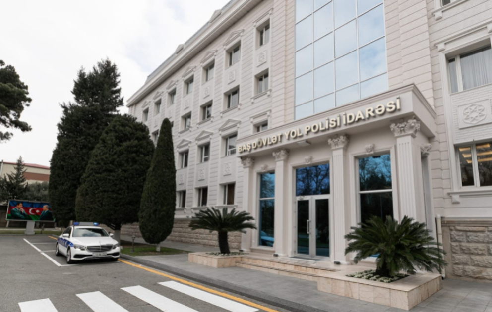 Piyada keçidinə yaxınlaşan sürücü nə etməlidir? -  BDYPİ cavablandırır
