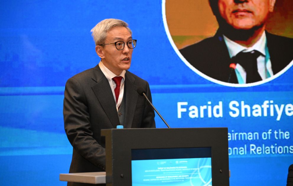 Çen Dongxiao: Dünya tədricən Qərb mərkəzli modeldən çoxqütblü nizama doğru irəliləyir
