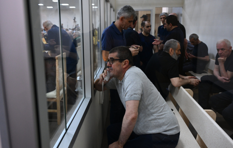Суд огласил документы, касающиеся обстрелов азербайджанских земель с территории Армении, убийств мирных азербайджанцев и их захвата в заложники