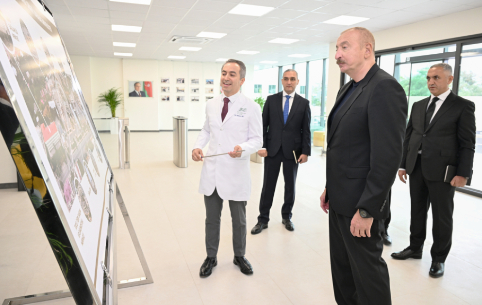 Präsident Ilham Aliyev weiht Universitätsklinik Garabagh sowie Gebäude der Fakultät für Medizin und Gesundheitswissenschaften ein