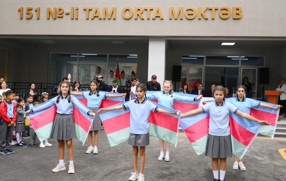 Nəsimi rayonu 151 nömrəli tam orta məktəbdə Bilik Günü qeyd olunub