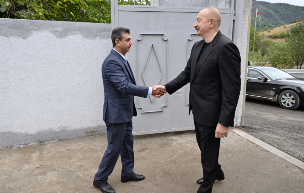 Le président Ilham Aliyev visite le village de Badara de la région de Khodjaly