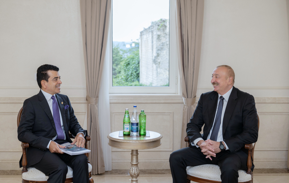 Le président azerbaïdjanais reçoit le directeur général de l’ICESCO à Choucha