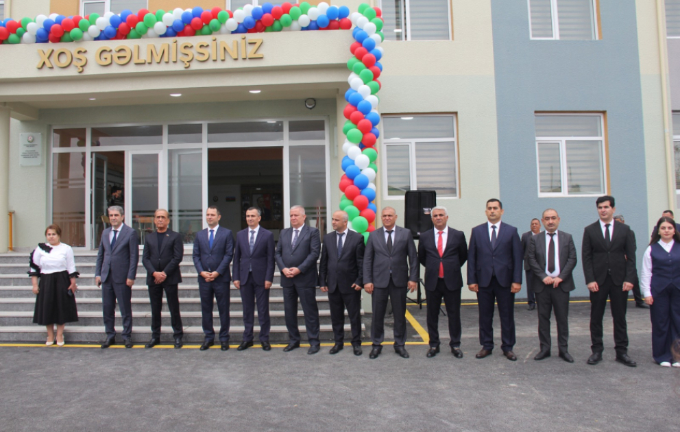 Göyçayın Qarabaqqal kəndində yeni inşa edilmiş müasir məktəb binası istifadəyə verilib