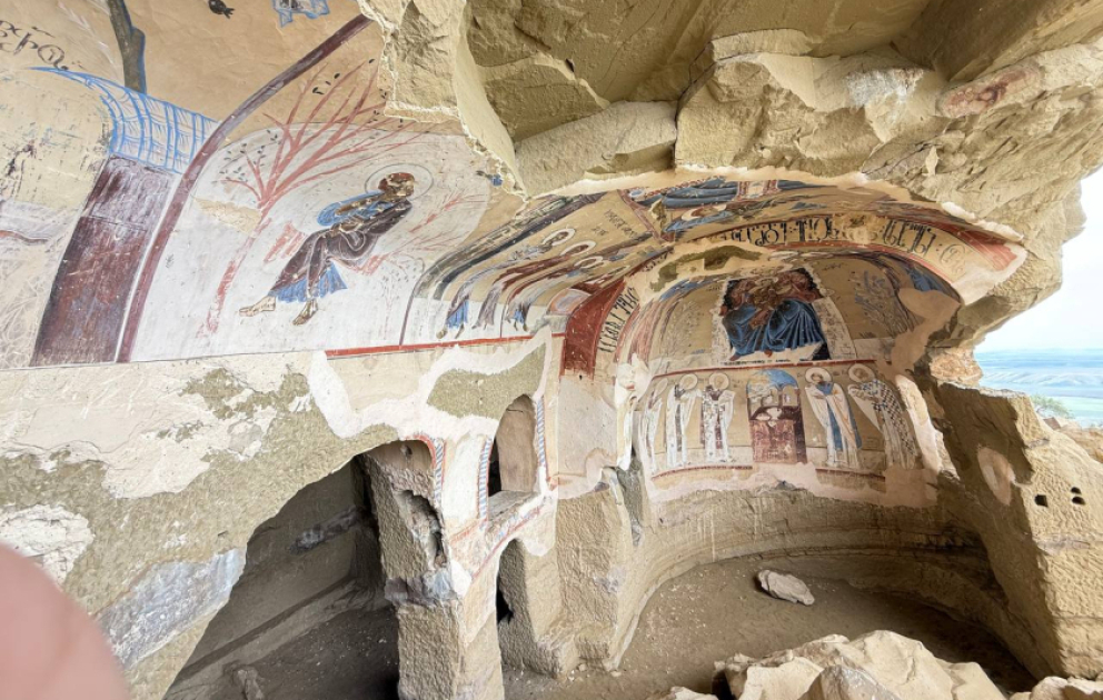 Spectacular historical site - Keshikchidag caves complex