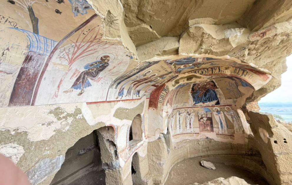 Geheimnisvoller historischer Ort – Höhlenkomplex Keschtschidagh