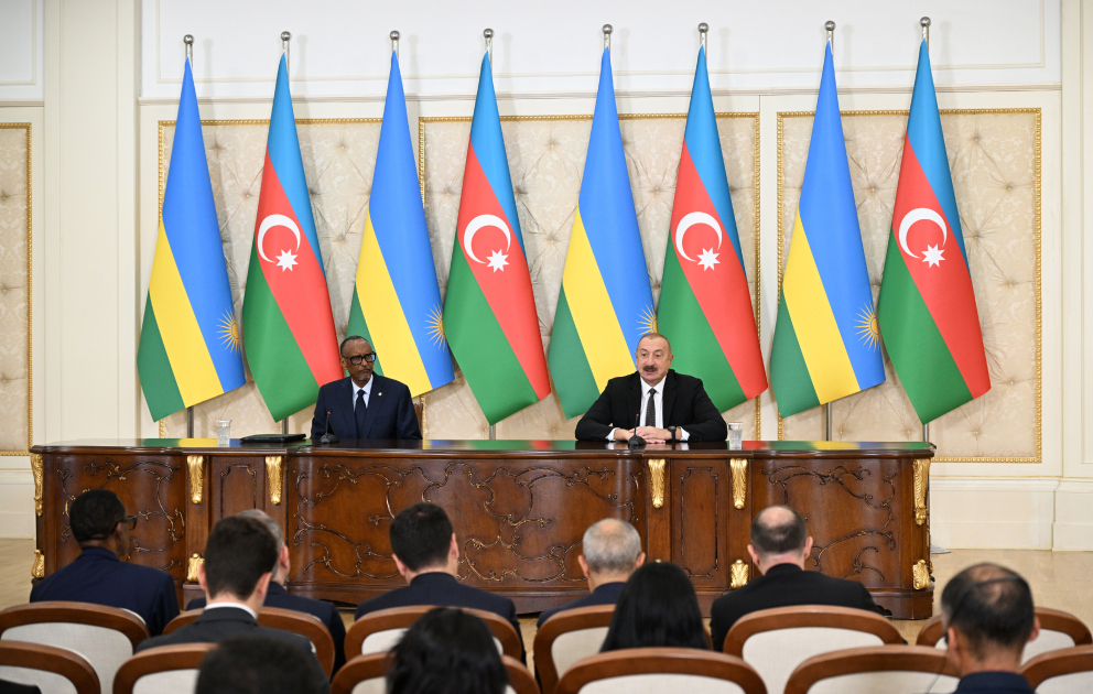 Azərbaycan ilə Ruanda arasında imzalanmış sənədlər mübadilə olunub, sonra prezidentlər mətbuata bəyanatlarla çıxış ediblər