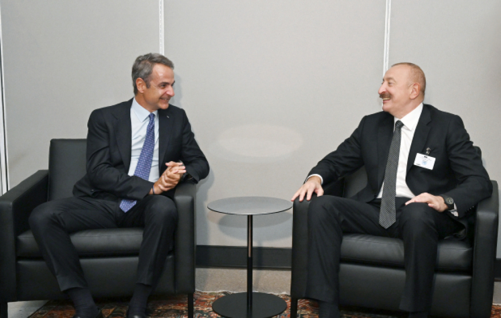 Präsident Ilham Aliyev trifft griechischen Premierminister im UN-Hauptquartier in New York