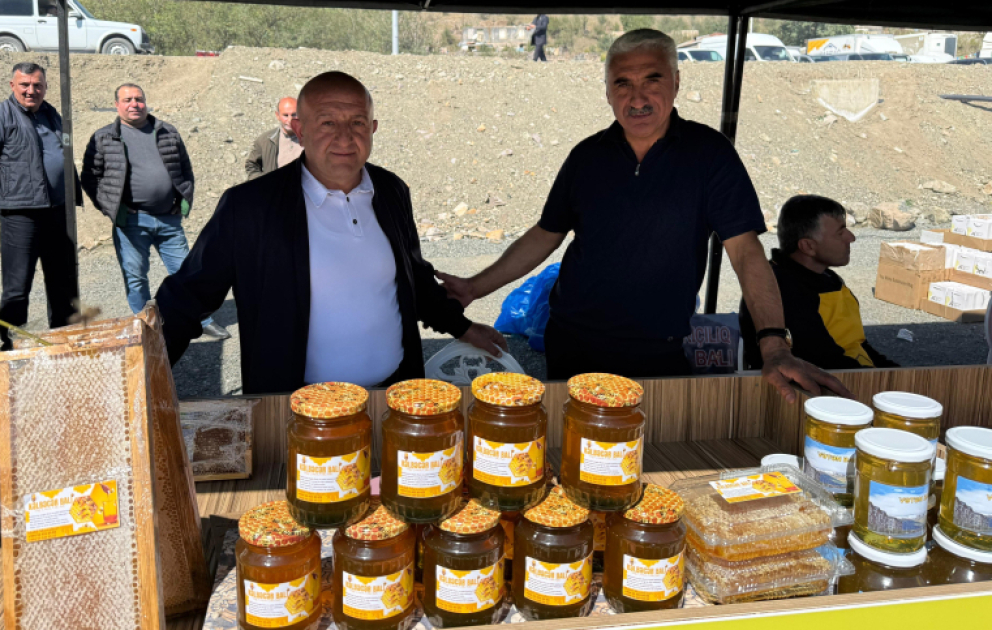 Kəlbəcərdə keçirilən festivalın iştirakçısı: Məhsulumuzu həm satışa, həm də sərgiyə çıxarmaq imkanı qazanmışıq