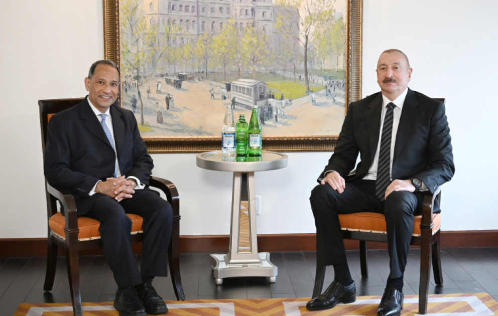 Prezident İlham Əliyev Nyu-Yorkda ABŞ Ticarət Palatasının baş vitse-prezidenti ilə görüşüb