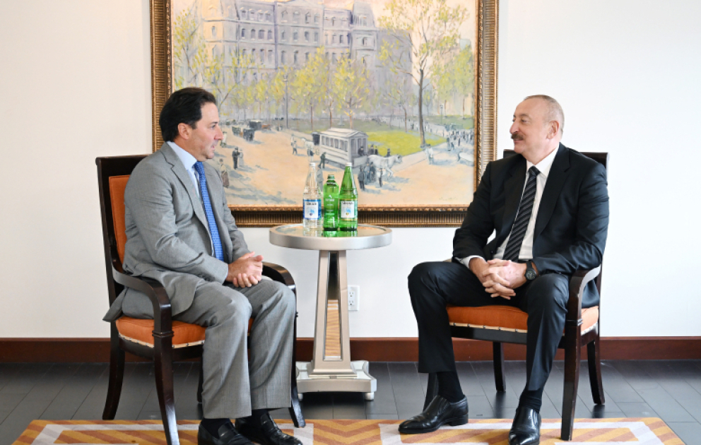 Le président Ilham Aliyev s’entretient avec le PDG d’Ares Management Michael Arougheti