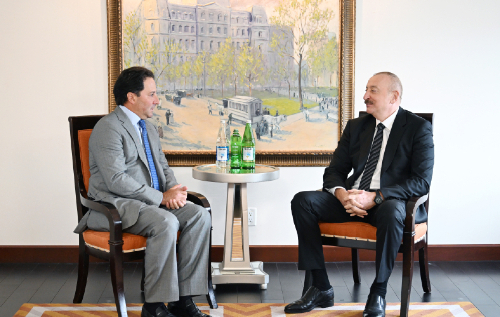 Präsident Ilham Aliyev trifft in New York Mitbegründer und CEO von Ares Management