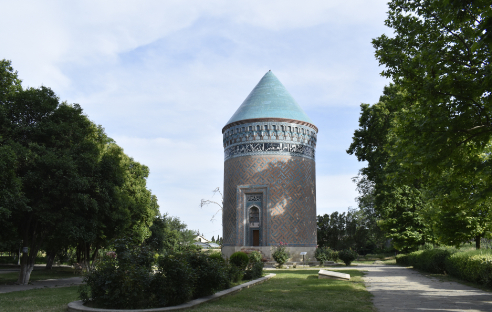 Eine seltene architektonische Kostbarkeit der aserbaidschanischen Kultur – Barda-Mausoleum