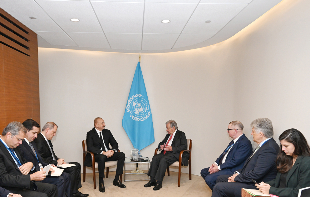 Aserbaidschans Präsident Ilham Aliyev trifft UN-Generalsekretär António Guterres
