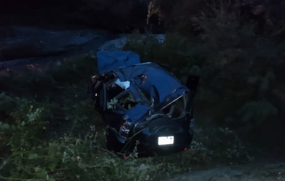 Xaçmazda minik avtomobili çaya aşıb, yaralananlar var