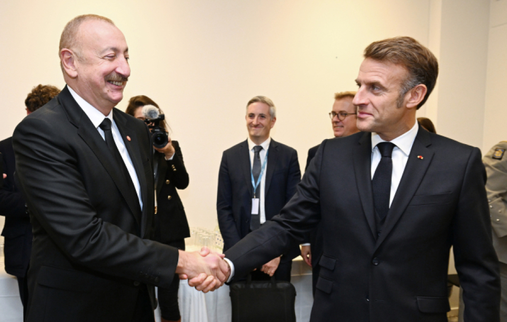 Les présidents Ilham Aliyev et Emmanuel Macron se rencontrent à Copenhague