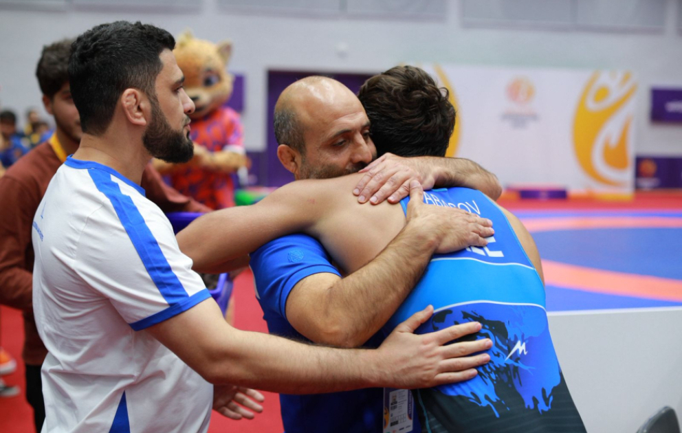 MDB Oyunları: Azərbaycanın bir güləşçisi ilk gündə qızıl medal qazanıb