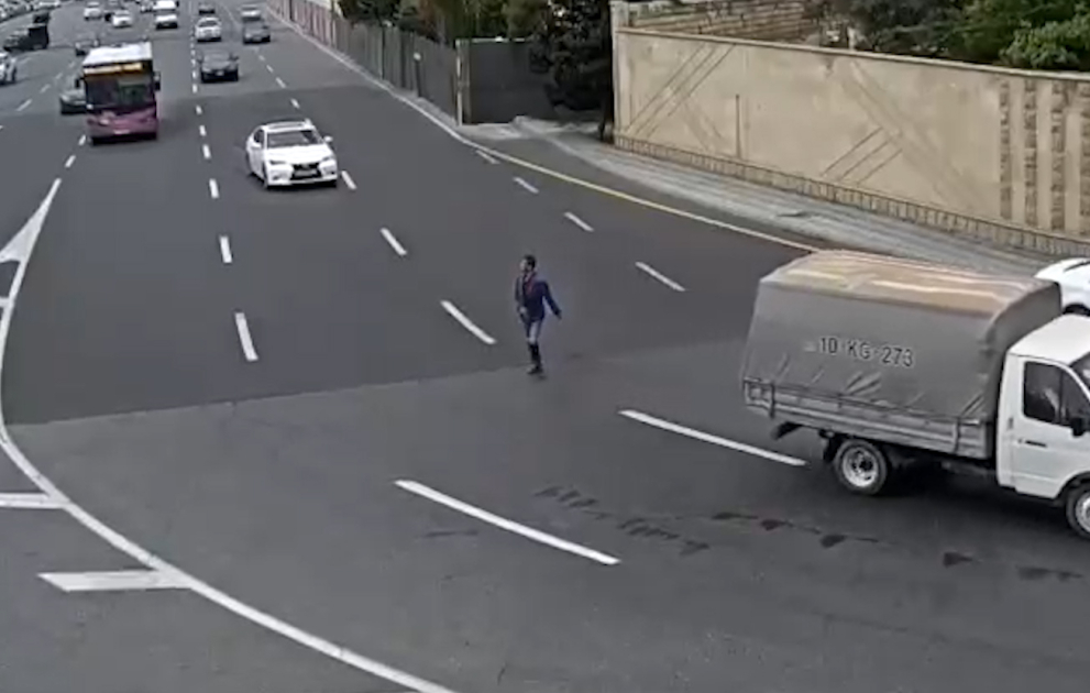 Yol polisindən piyadalara müraciət: Təhlükəsizlik qaydalarına əməl edin