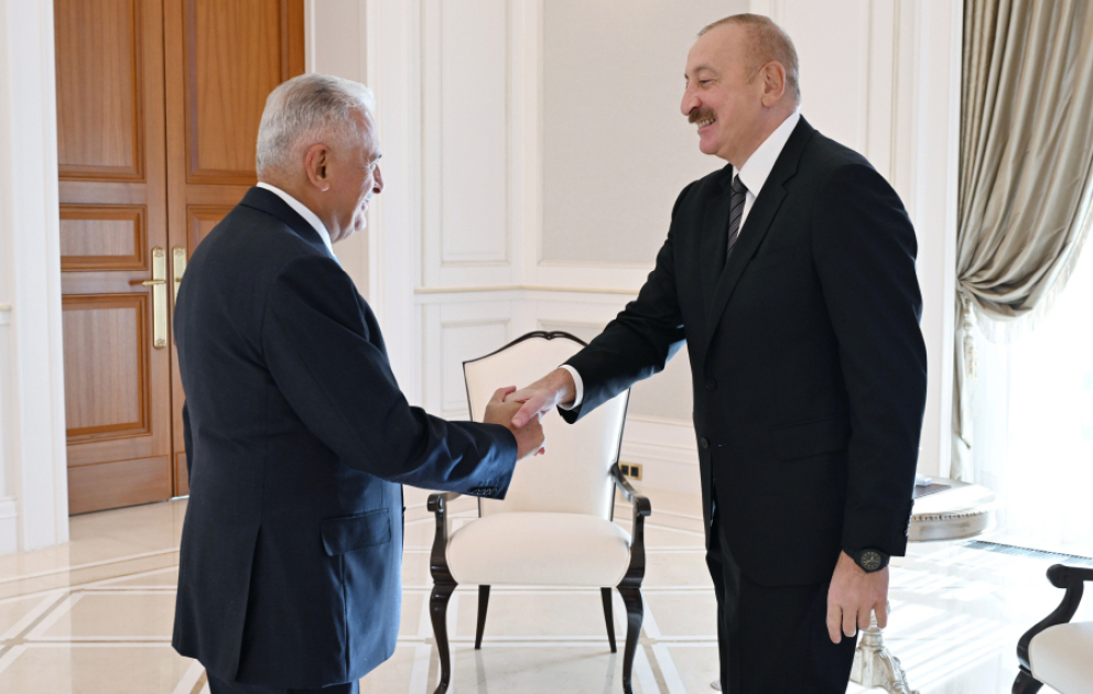 Präsident Ilham Aliyev empfängt Vorsitzenden des Ältestenrats der Organisation der Turkstaaten