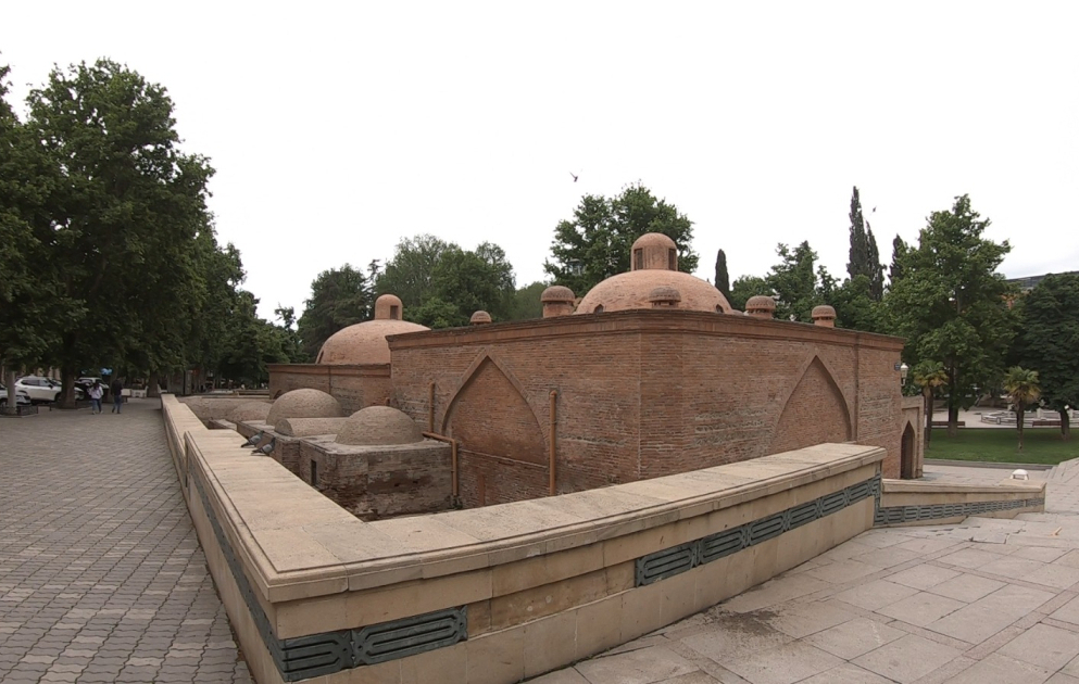 Gəncənin tarixi Çökək hamamı