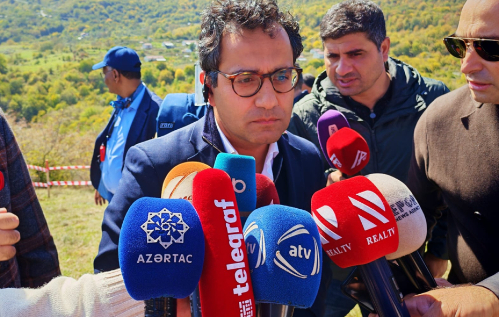 Birləşmiş Krallığın Xarici İşlər Ofisinin sabiq naziri Ağdərədən dünyaya səsləndi: Bu cür hadisələr heç vaxt baş verməli deyil