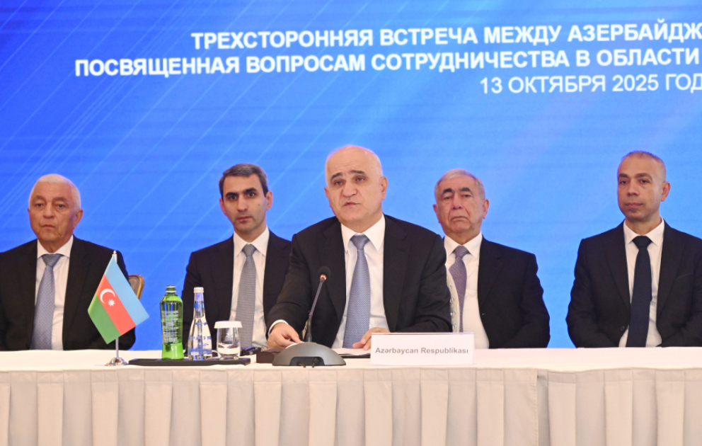 Заместитель премьер-министра: Строительство железнодорожной линии и автодороги Горадиз – Агбенд будет завершено к следующему году