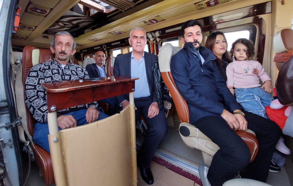 Köç karvanı ilə Xocalının Şuşakənd və Təzəbinə kəndlərinə çatan ailələrə evlərinin açarları təqdim olunub