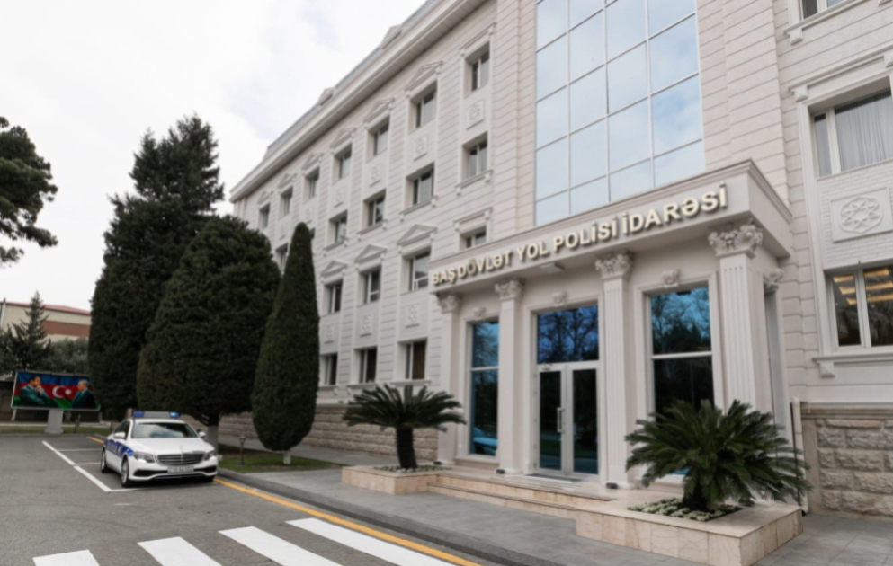 Svetoforun yaşıl işığında yolayrıcında tıxac yaranıbsa, həmin kəsişməyə daxil olmaq olar? - BDYPİ cavablandırır
