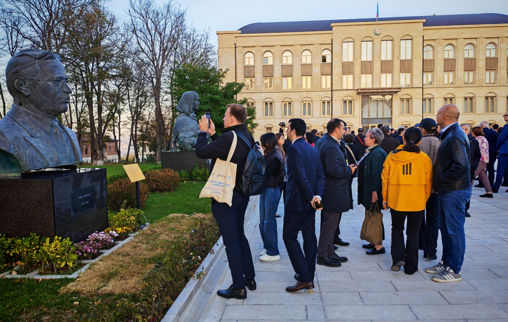 Üçüncü Azərbaycan Milli Şəhərsalma Forumunun iştirakçıları Şuşa şəhəri ilə tanış olublar