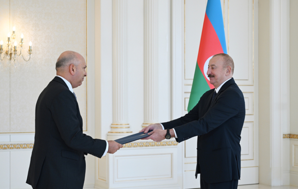 Präsident Ilham Aliyev empfängt neuen ägyptischen Botschafter zur Übergabe seines Beglaubigungsschreibens