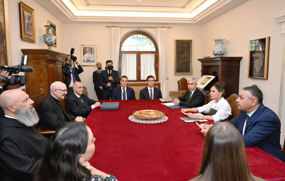 First Vice-President Mehriban Aliyeva met with Archpriest of Papal Basilica of Saint Paul Outside the Walls in Vatican
