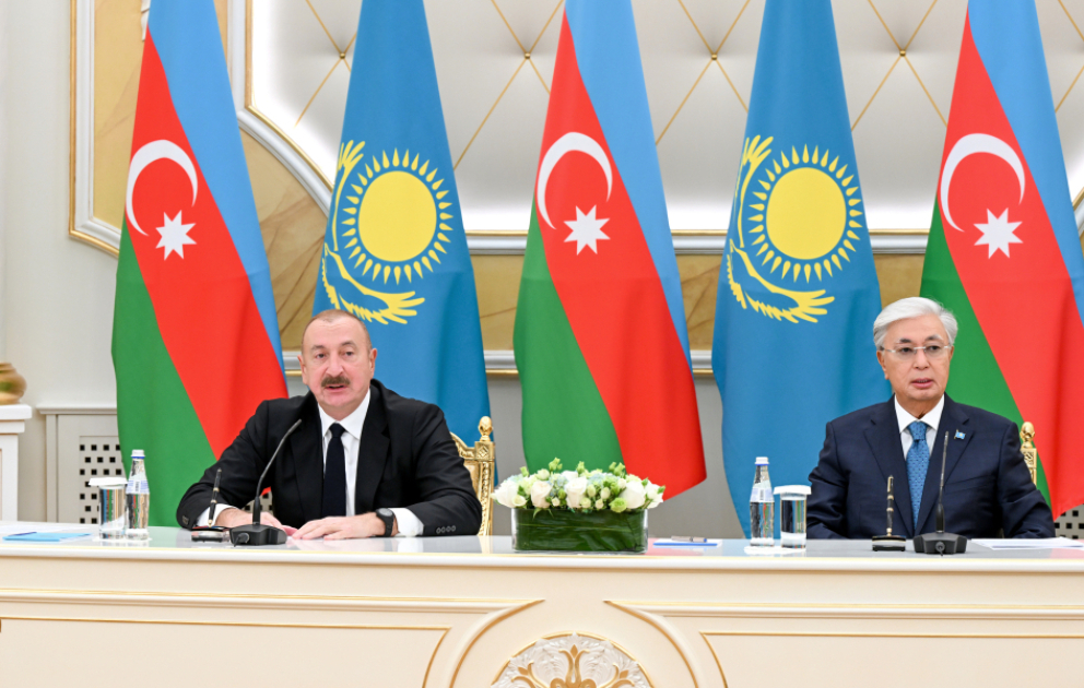 Президенты Азербайджана и Казахстана выступили с заявлениями для прессы