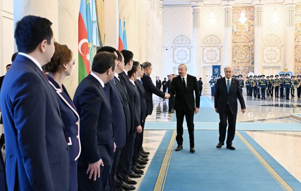 Cérémonie d’accueil officiel du président azerbaïdjanais à Astana