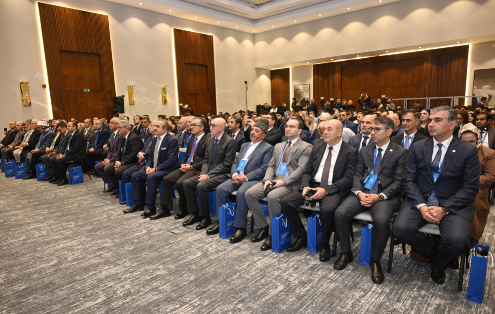 Müasir din təhsili modellərinin müzakirə olunduğu beynəlxalq simpoziumun açılış mərasimi keçirilib