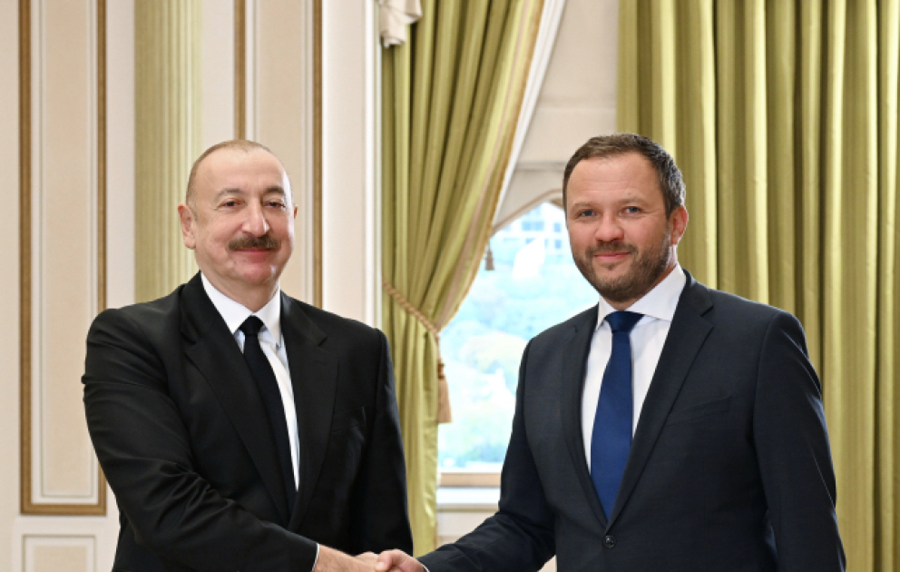 Präsident Ilham Aliyev empfängt Außenminister von Estland