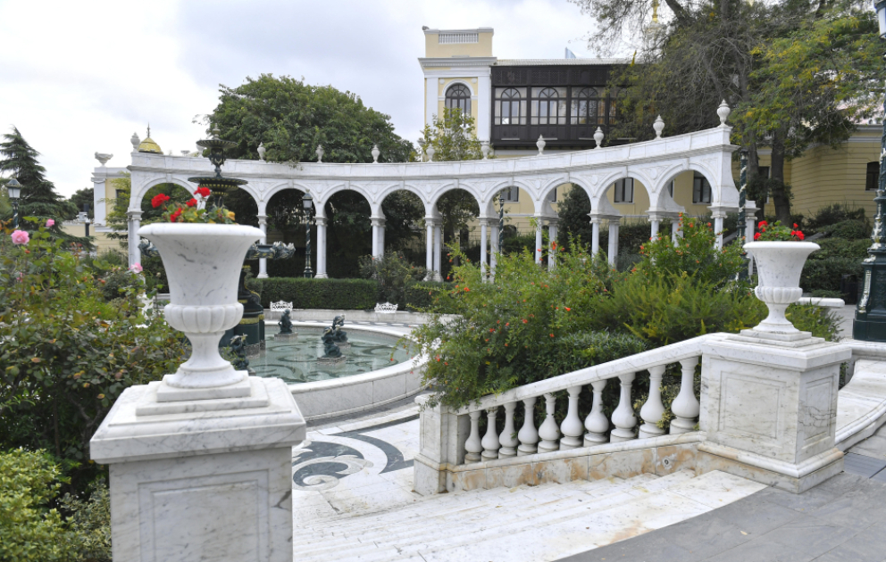 A beautiful and calm location, idyllic setting – Philharmonic Garden