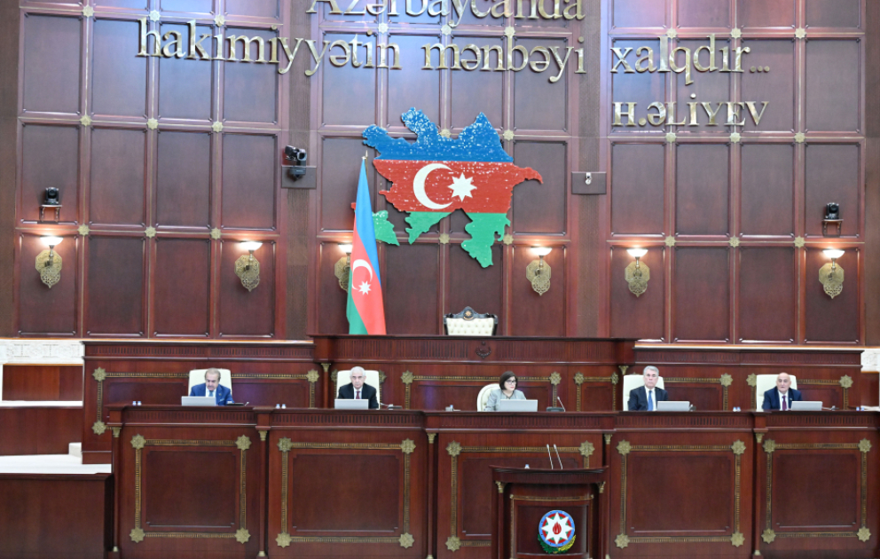 Milli Məclisdə 17 məsələ müzakirə olunub
