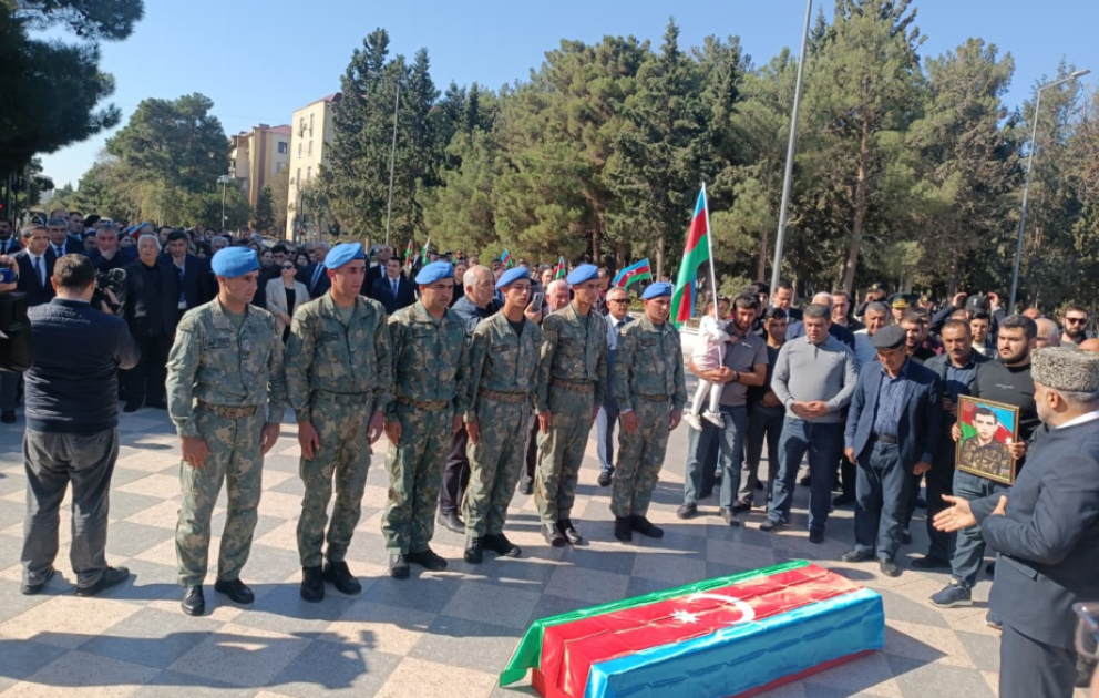 Birinci Qarabağ müharibəsinin itkin şəhidi Lətif Şahhüseynov Sumqayıtda torpağa tapşırılıb