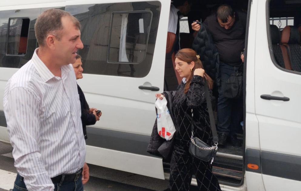 Очередная группа переселенцев отправлена в село Гасанриз Агдеринского района