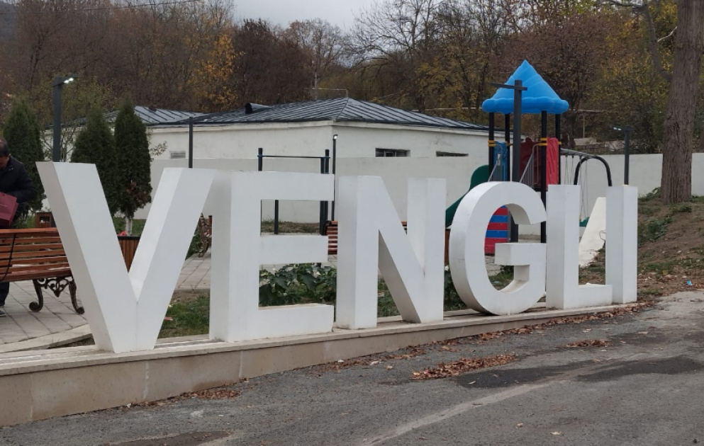 Ağdərənin Vəngli kəndinə növbəti köç olub