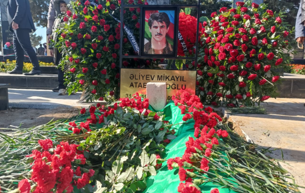 Birinci Qarabağ müharibəsinin itkin şəhidi Mikayıl Əliyev Xəzər rayonunda torpağa tapşırılıb
