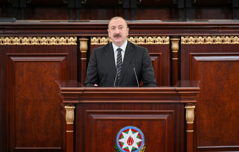 Konferenz zum 80-jährigen Jubiläum der Nationalen Akademie der Wissenschaften Aserbaidschans
Präsident Ilham Aliyev hält Rede bei Jubiläumsveranstaltung