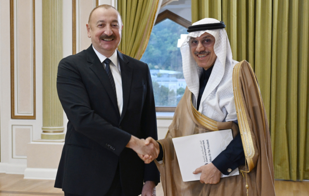 President Ilham Aliyev received delegation of heads of member institutions of Arab Coordination Group