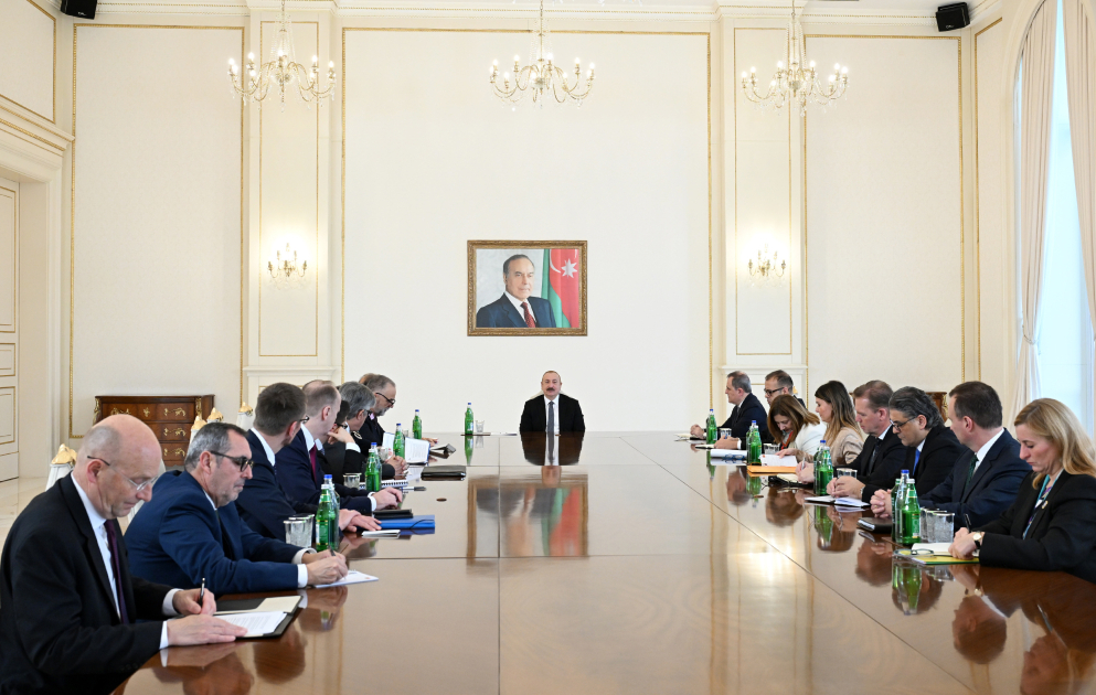 Prezident İlham Əliyev NATO nümayəndə heyətini qəbul edib
